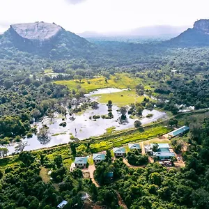 5* Resort King's